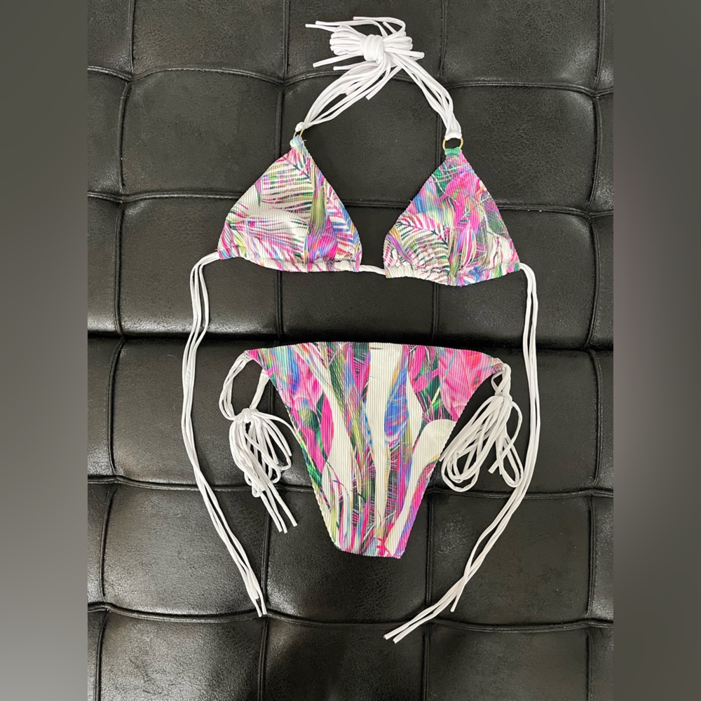 String bikini set - Picture 2 of 2